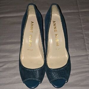 Anne Klein Women's Teal Peep Toe Heels